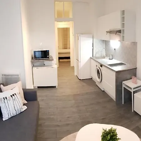 Beau 2 Pieces, Plein Centre Apartmán *